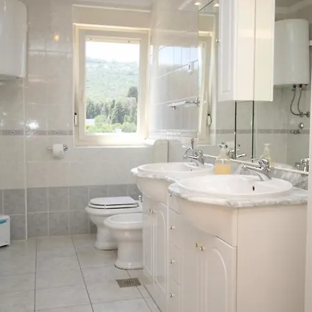 8100a Apartman Božava