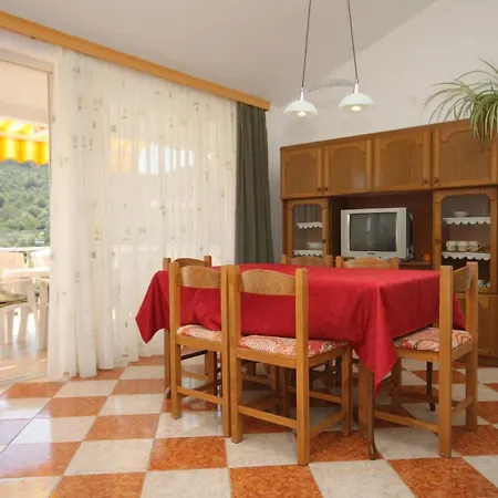 8100a Apartment *
