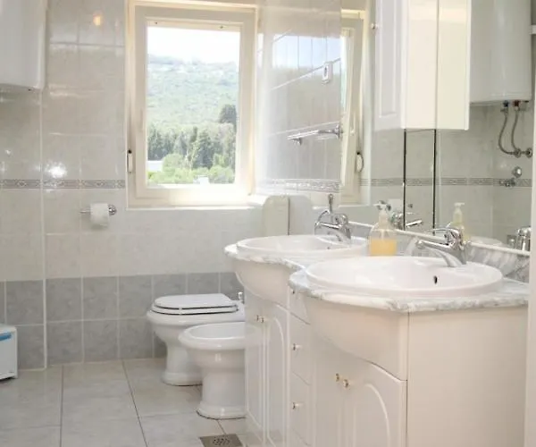 8100a Апартаменты Божава